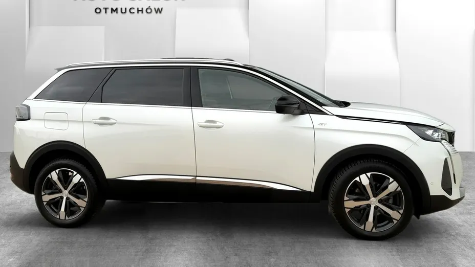 PEUGEOT 5008 -