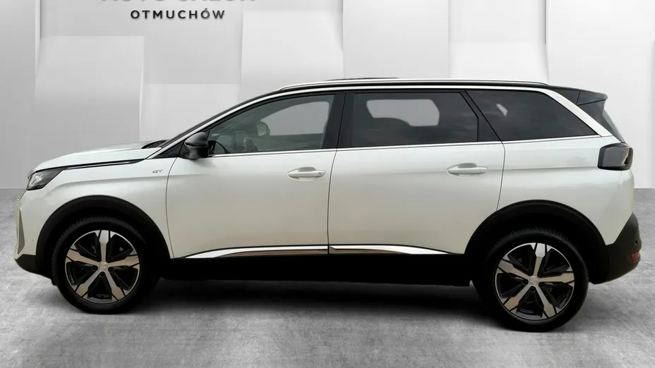 PEUGEOT 5008 -