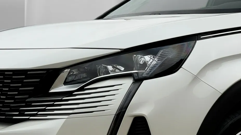 PEUGEOT 5008 -