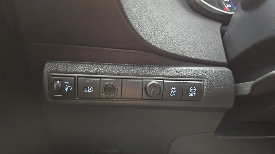 TOYOTA Corolla -