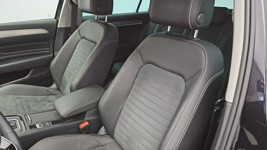 VOLKSWAGEN Passat -