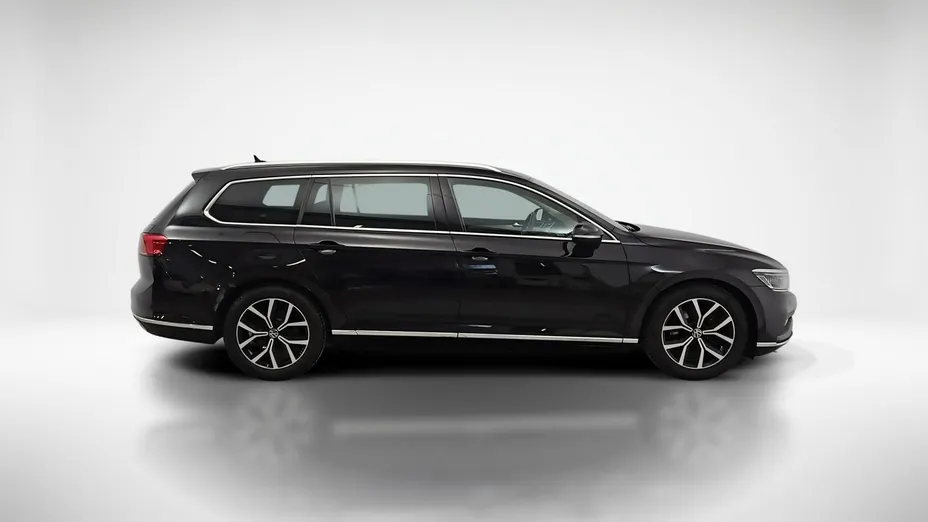 VOLKSWAGEN Passat -