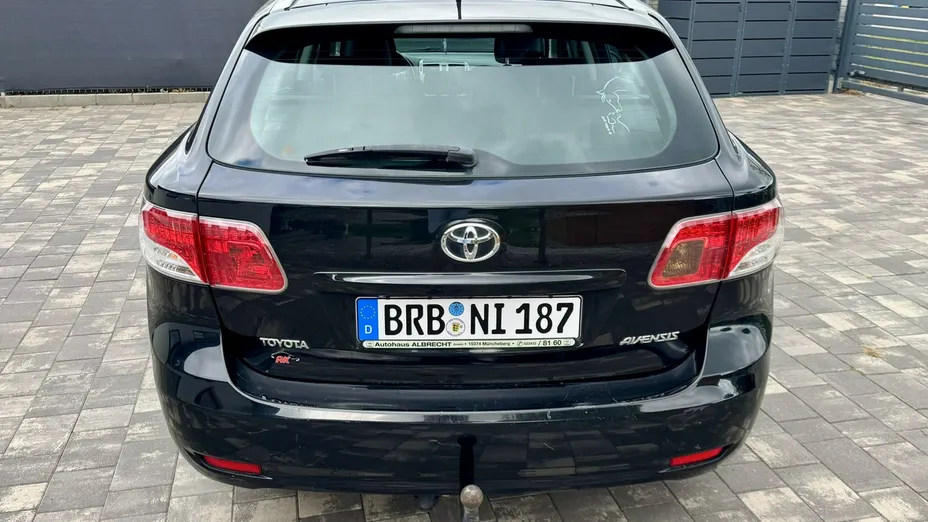 TOYOTA Avensis -