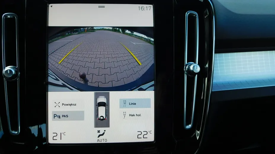 VOLVO XC40 -