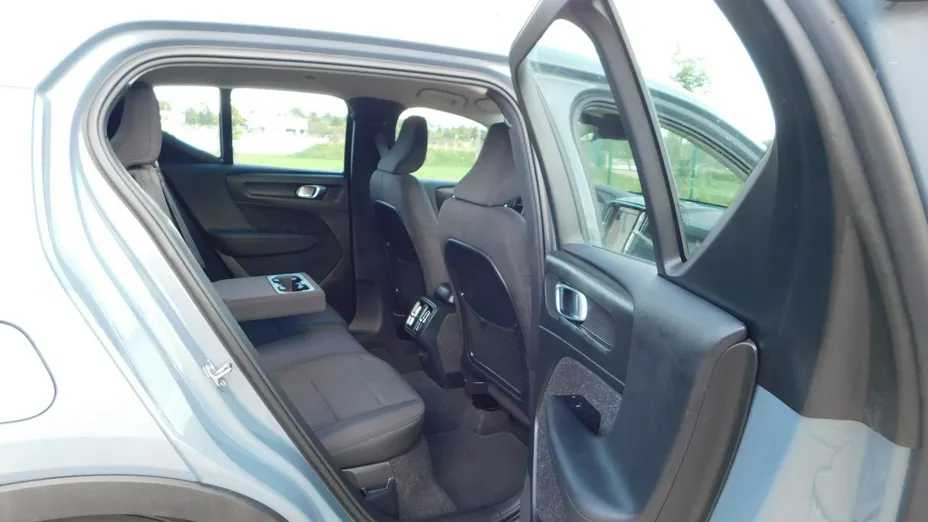 VOLVO XC40 -