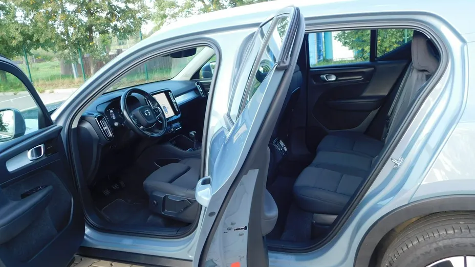 VOLVO XC40 -