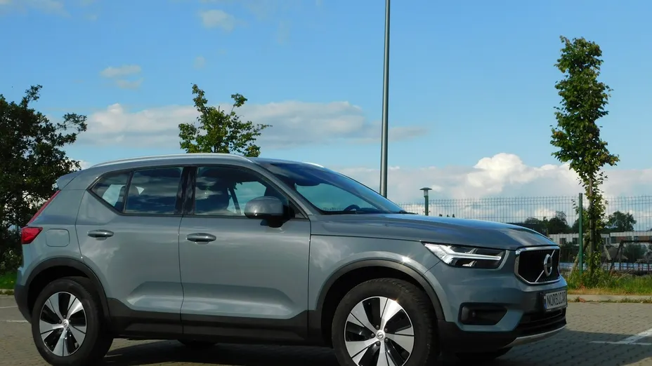 VOLVO XC40 -