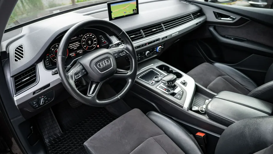 AUDI Q7 -