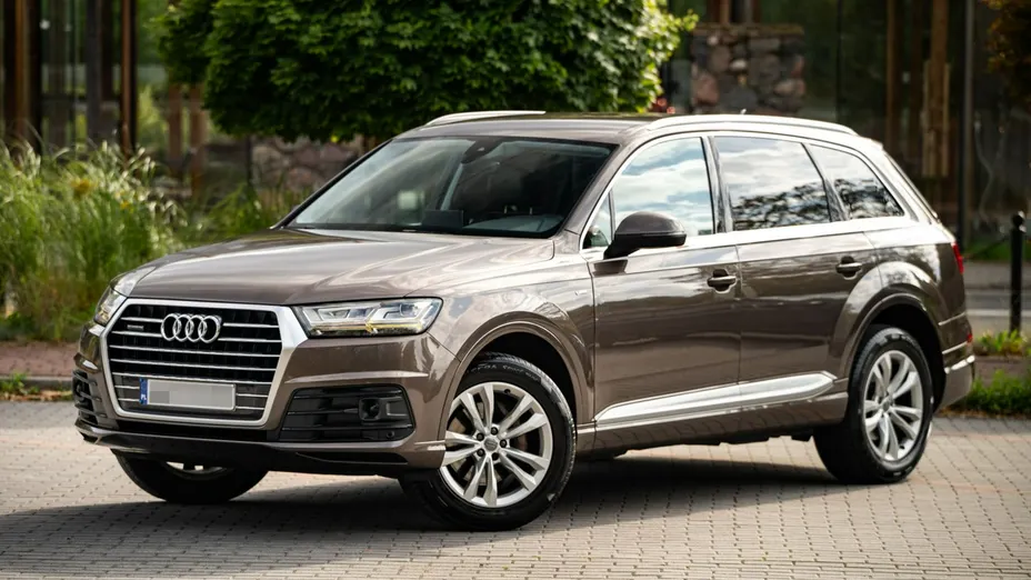 AUDI Q7 -
