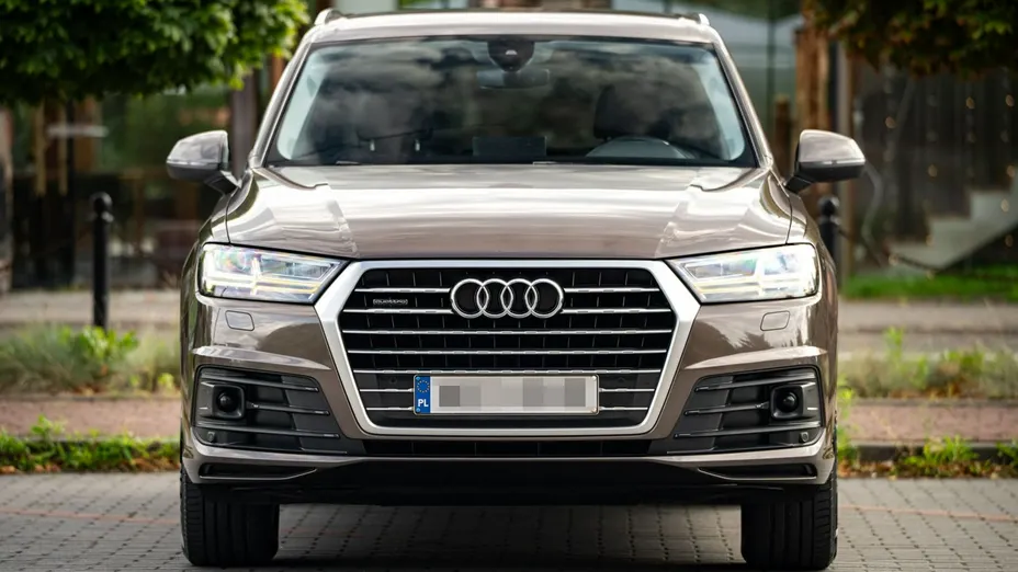 AUDI Q7 -
