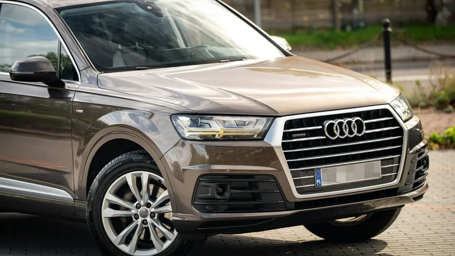 AUDI Q7 -