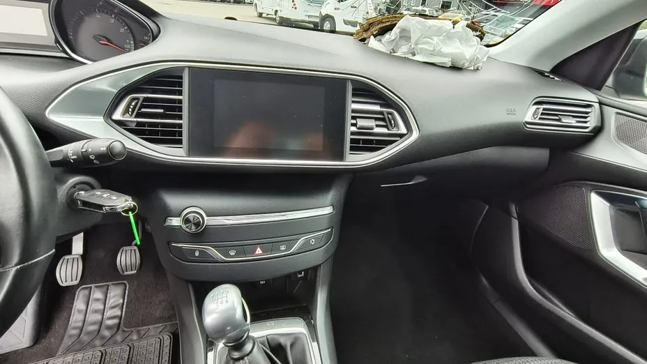 PEUGEOT 308 -