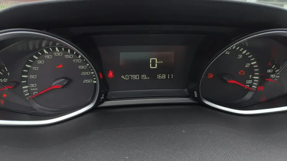 PEUGEOT 308 -