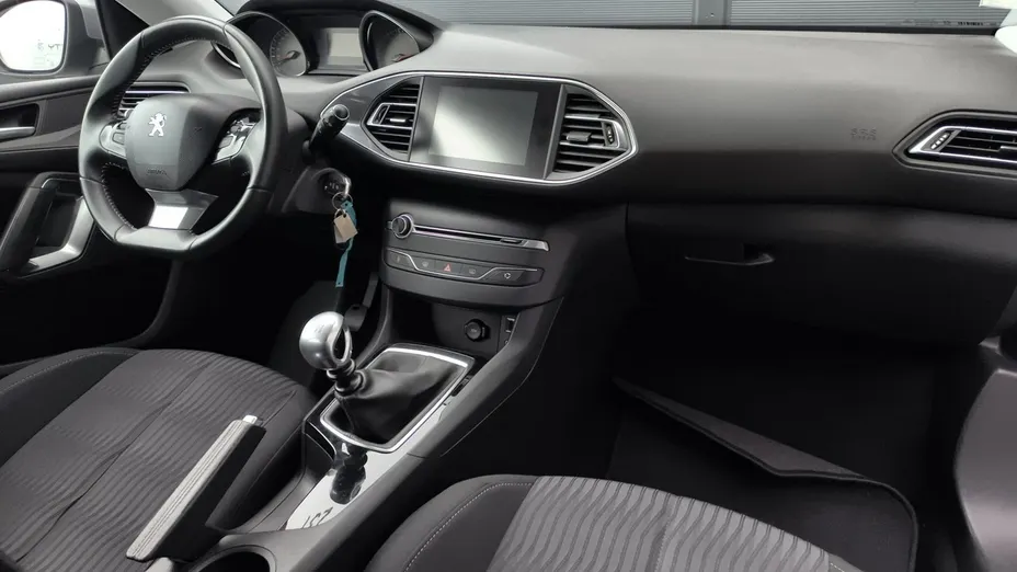 PEUGEOT 308 -