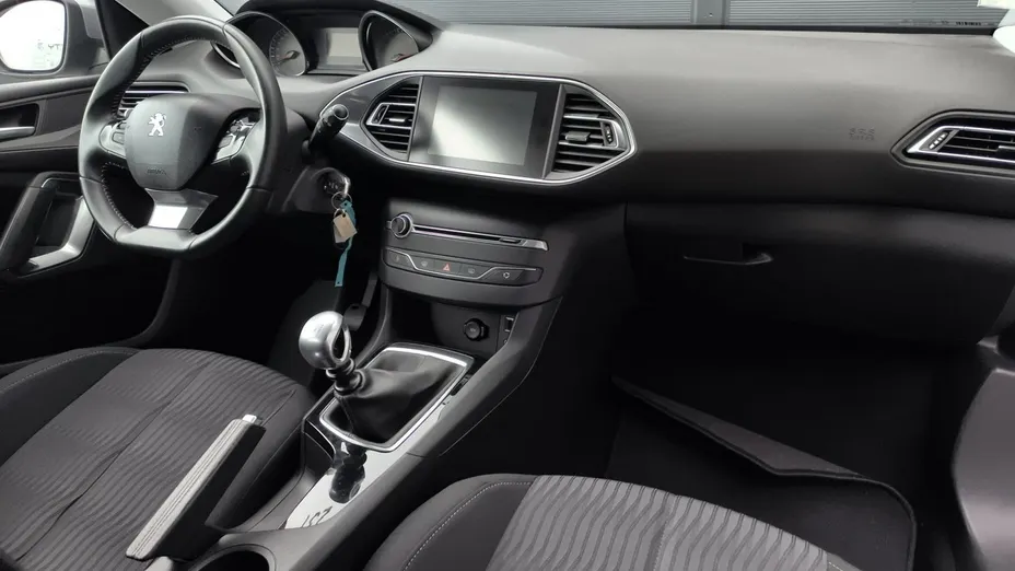 PEUGEOT 308 -