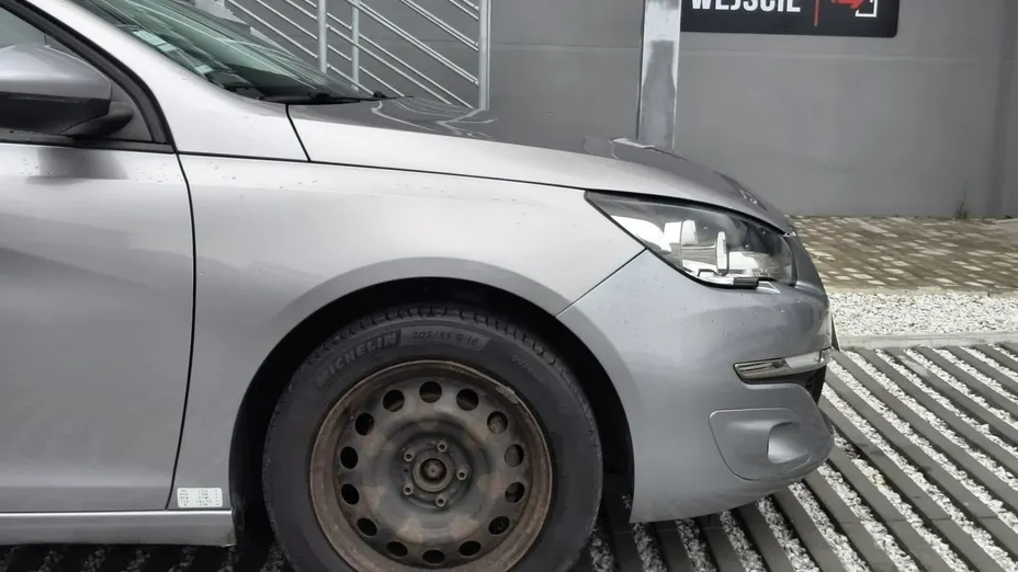 PEUGEOT 308 -