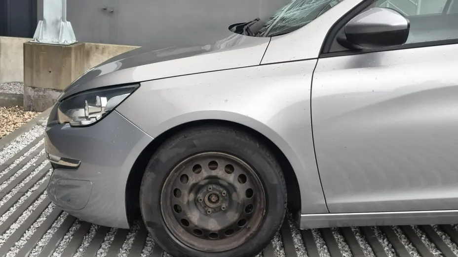 PEUGEOT 308 -