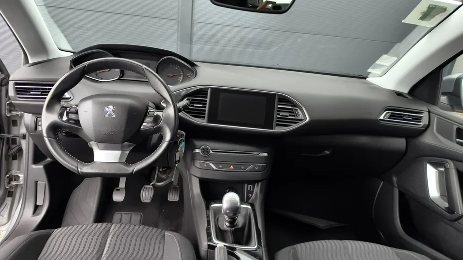 PEUGEOT 308 -