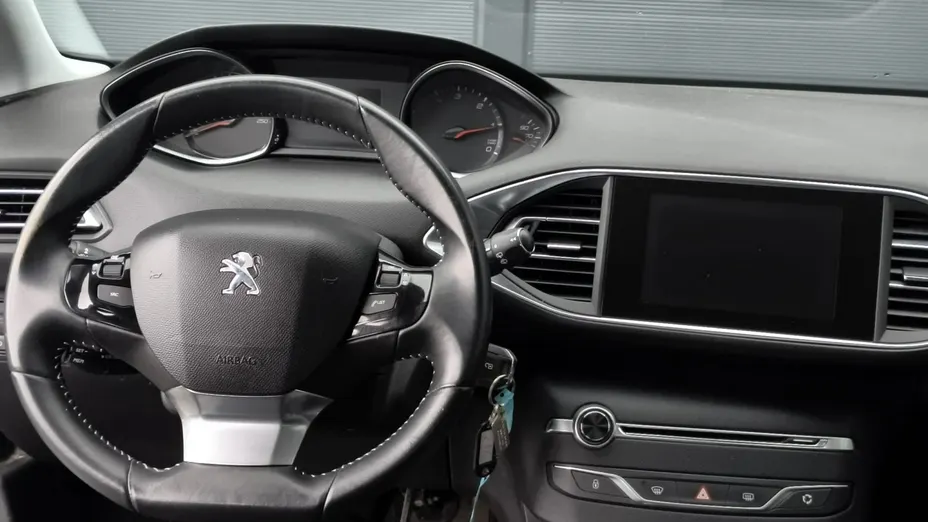 PEUGEOT 308 -