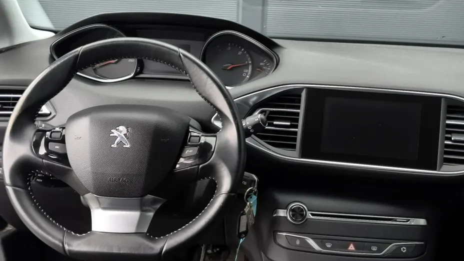 PEUGEOT 308 -