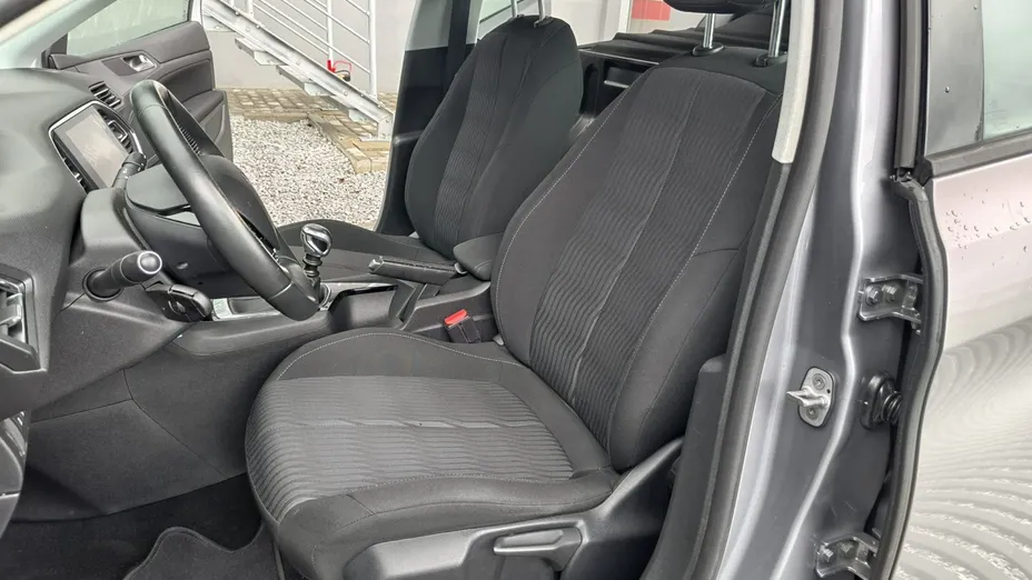 PEUGEOT 308 -