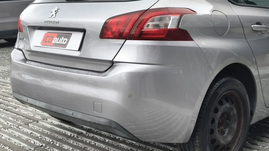 PEUGEOT 308 -