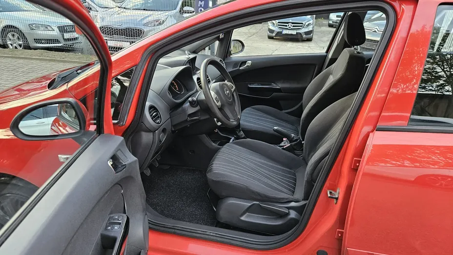 OPEL Corsa -