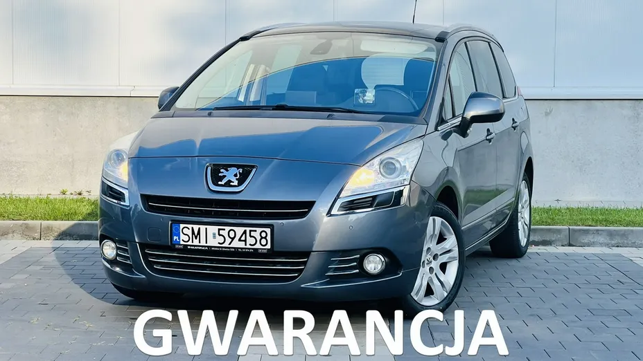 PEUGEOT 5008 -