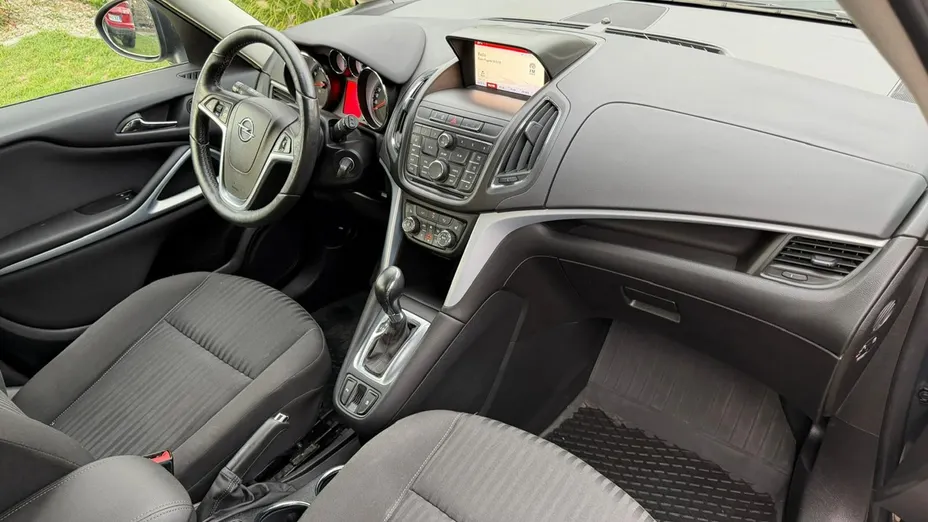 OPEL Zafira -