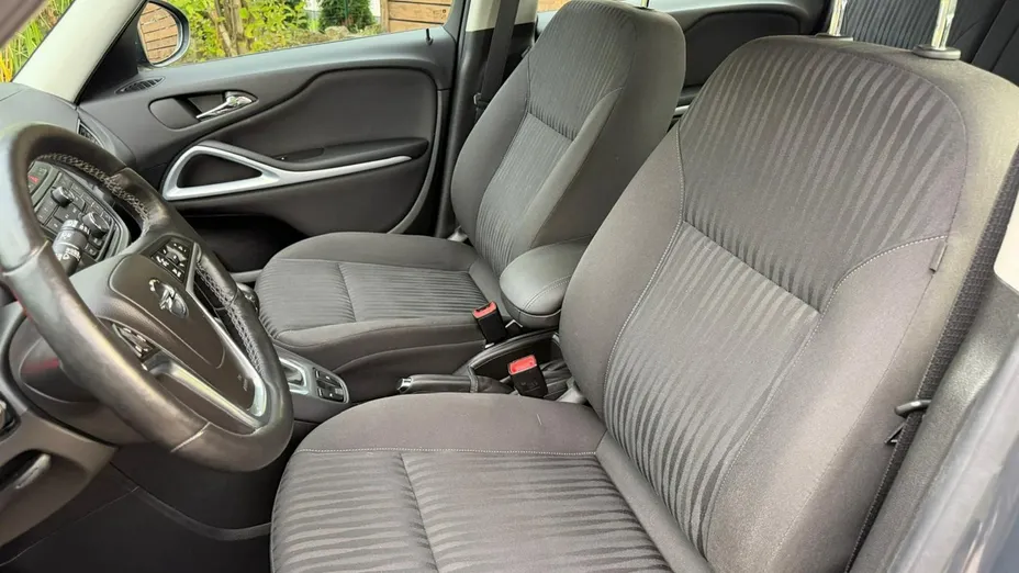 OPEL Zafira -