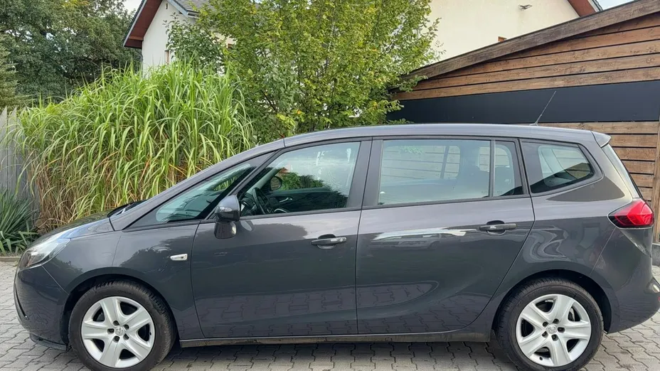 OPEL Zafira -