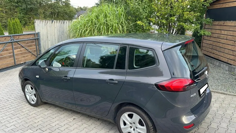 OPEL Zafira -