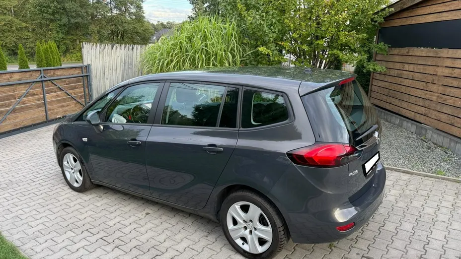 OPEL Zafira -