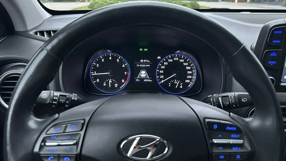 HYUNDAI Kona -