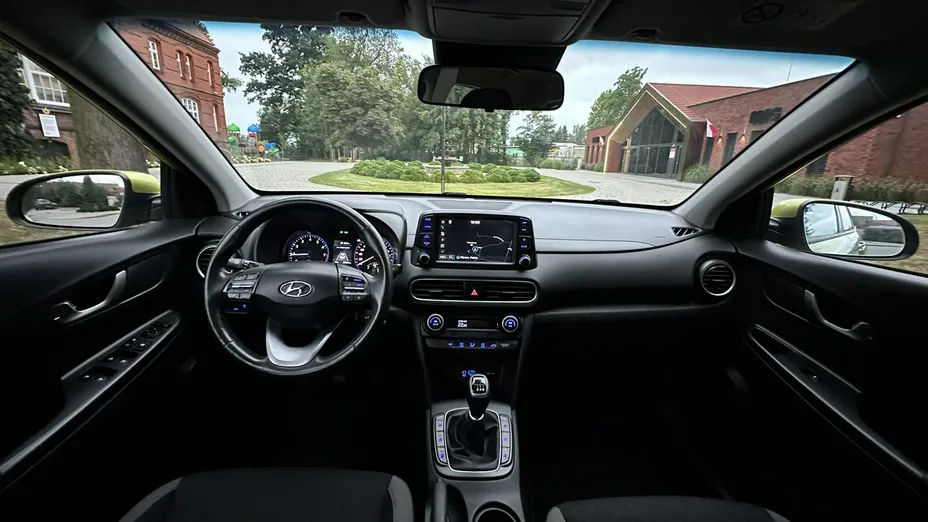 HYUNDAI Kona -