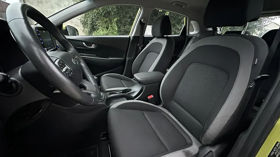 HYUNDAI Kona -