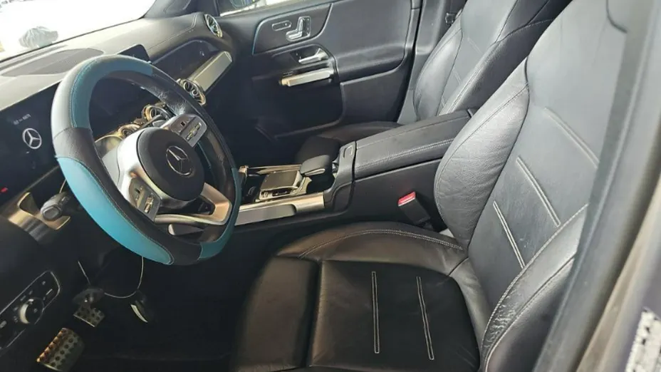 MERCEDES-BENZ GLB -