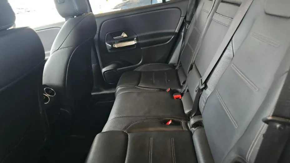 MERCEDES-BENZ GLB -