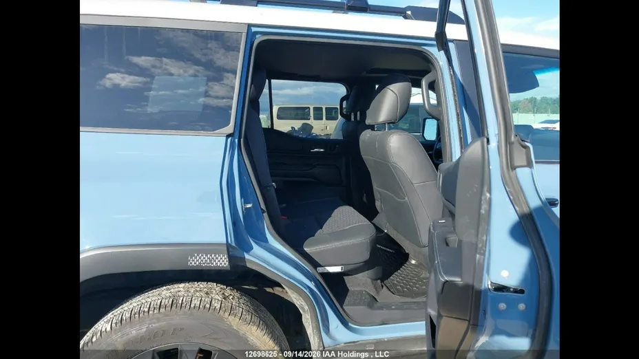 TOYOTA Land Cruiser -