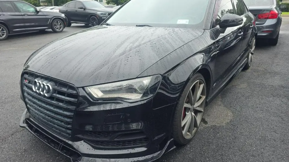 AUDI S3 -