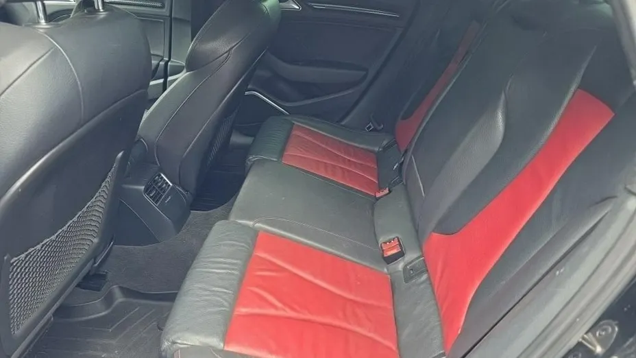 AUDI S3 -