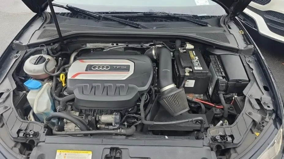 AUDI S3 -