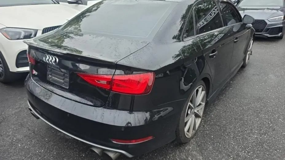 AUDI S3 -
