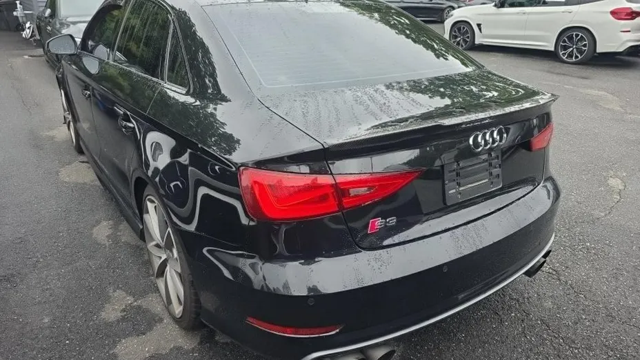 AUDI S3 -