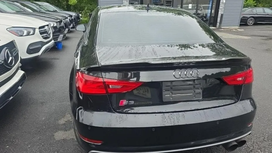 AUDI S3 -