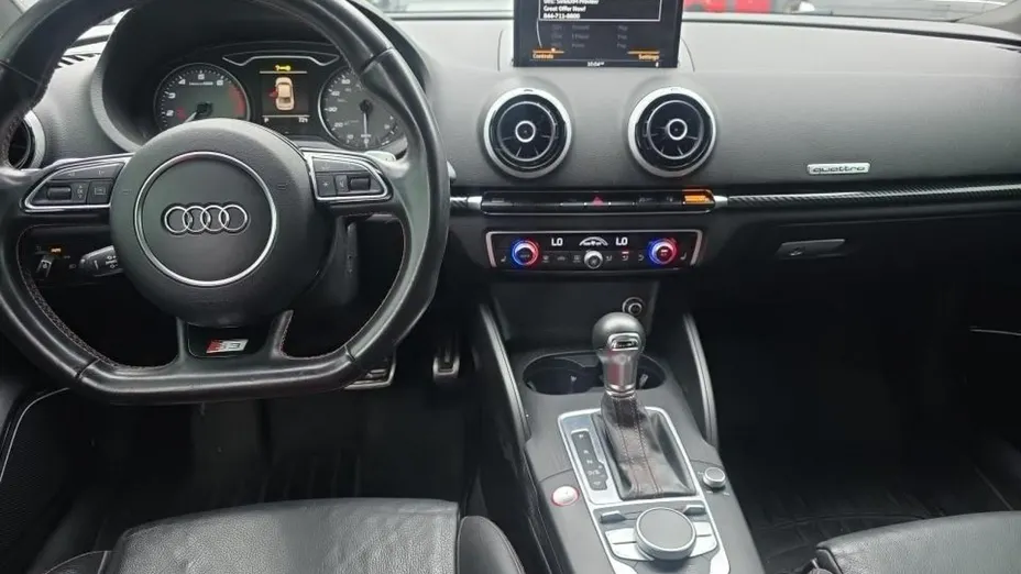 AUDI S3 -