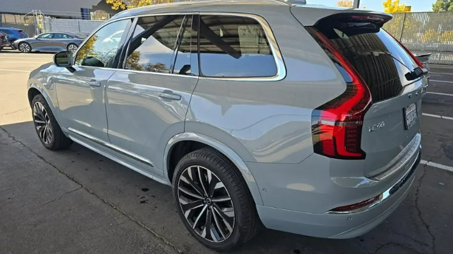 VOLVO XC90 -