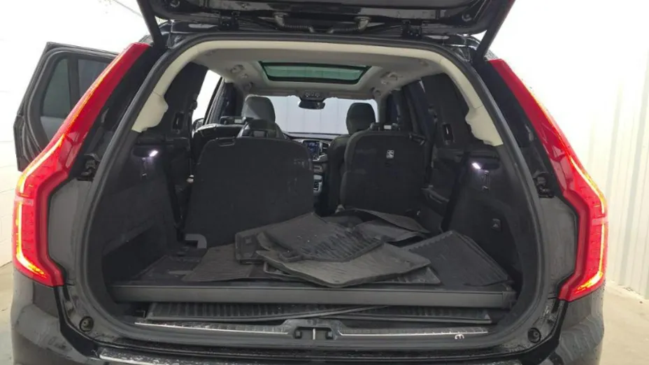 VOLVO XC90 -