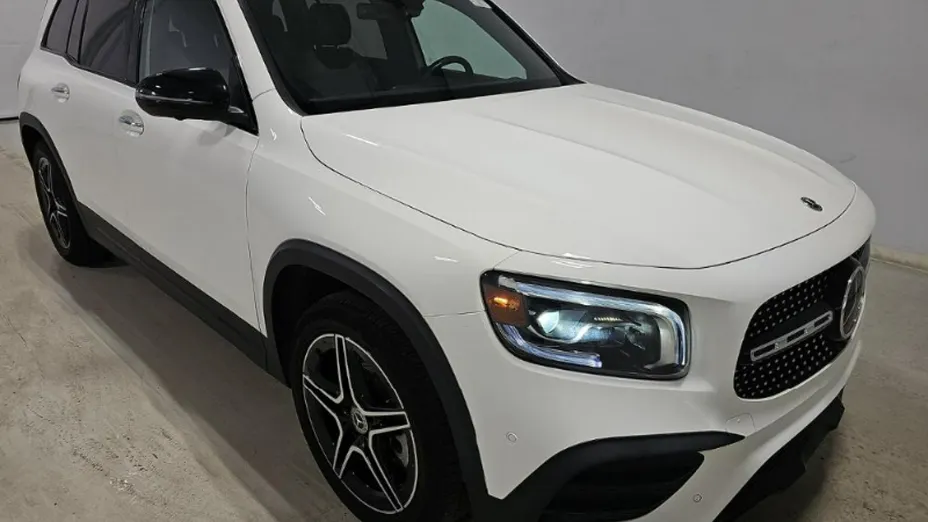 MERCEDES-BENZ GLB -