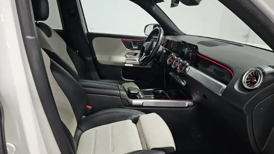 MERCEDES-BENZ GLB -